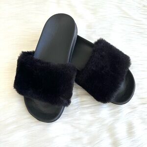 GIRLS LUXE FUR SLIDES